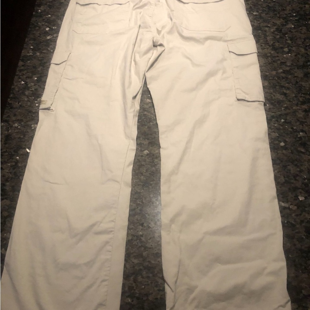 Men’s Wrangler Relaxed Fit Ripstop Cargo Pants. Beige/Khaki. Size - 38x30 - Picture 2 of 4